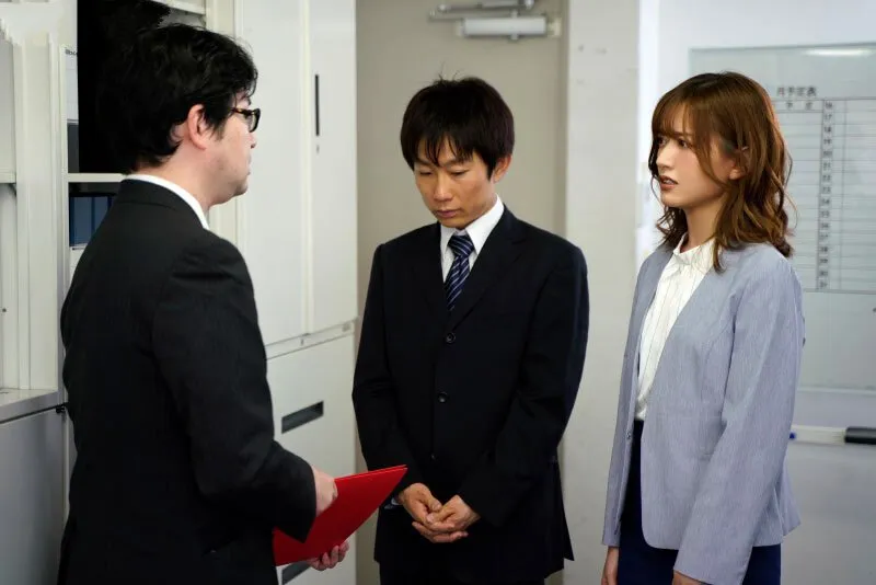 Nghi ngờ người vợ ngoại tình với thực tập sinh, người chồng lắp camera và cái kết bất ngờ